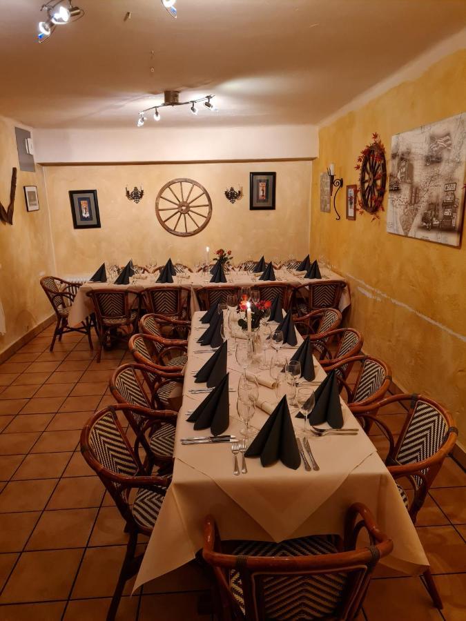 Hotel Restaurant Zur Hexe Uberherrn Экстерьер фото