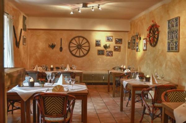 Hotel Restaurant Zur Hexe Uberherrn Экстерьер фото