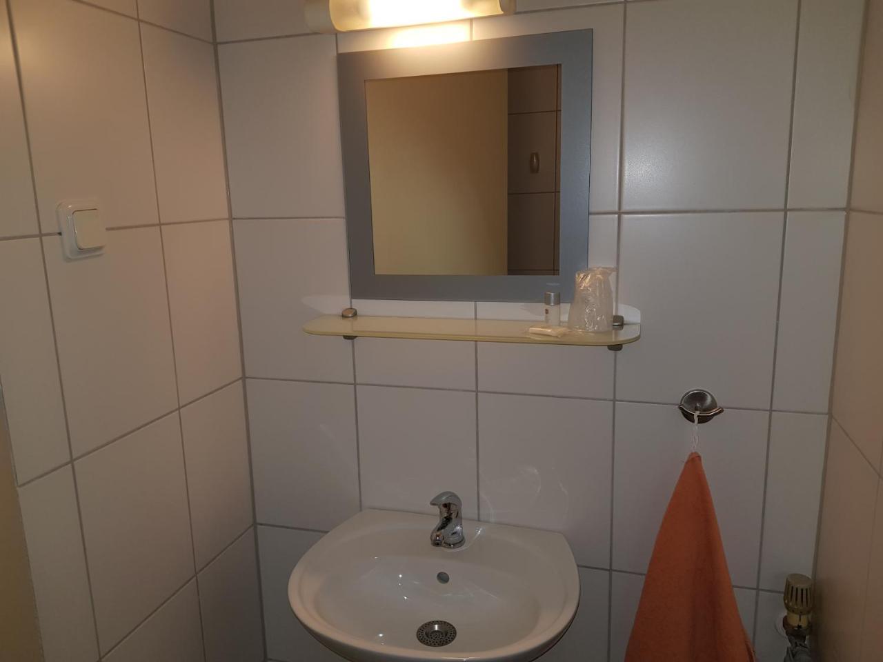 Hotel Restaurant Zur Hexe Uberherrn Экстерьер фото