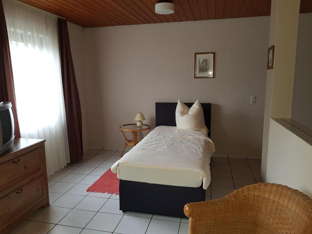 Hotel Restaurant Zur Hexe Uberherrn Экстерьер фото